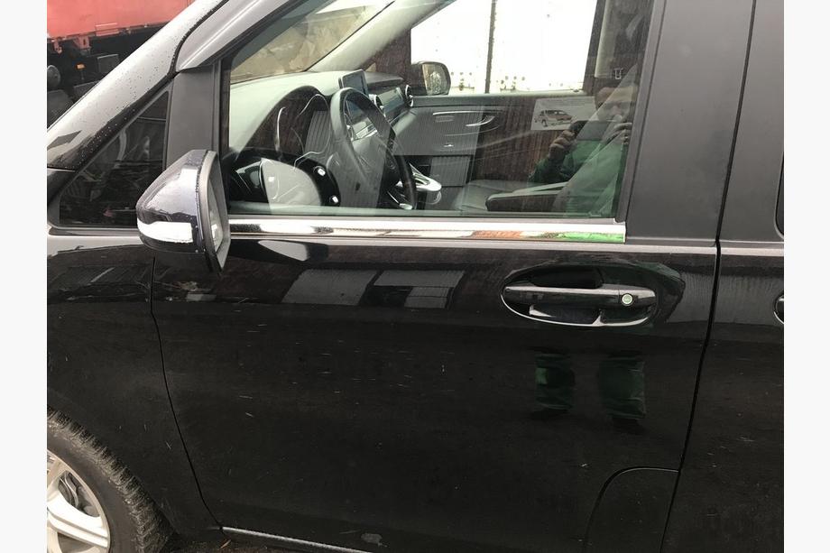 Mercedes Vito/V-class W447 2014– Spodní lišty okenních skel (2 ks, nerez) Carmos - turecká ocel Fotografie 4