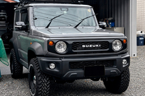 Suzuki Jimny 2018– Mřížka chladiče (OffRoad) fotografie 1