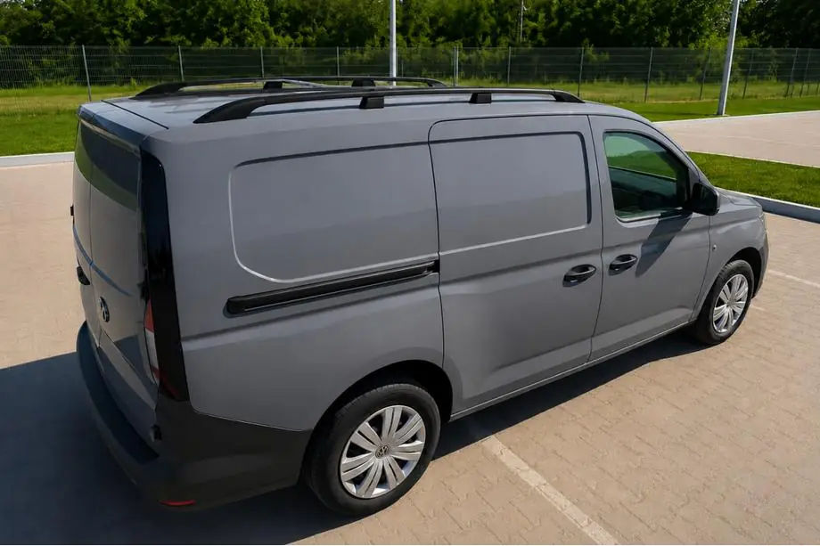 Volkswagen Caddy 2020– Černé střešní ližiny (turecký design) Image