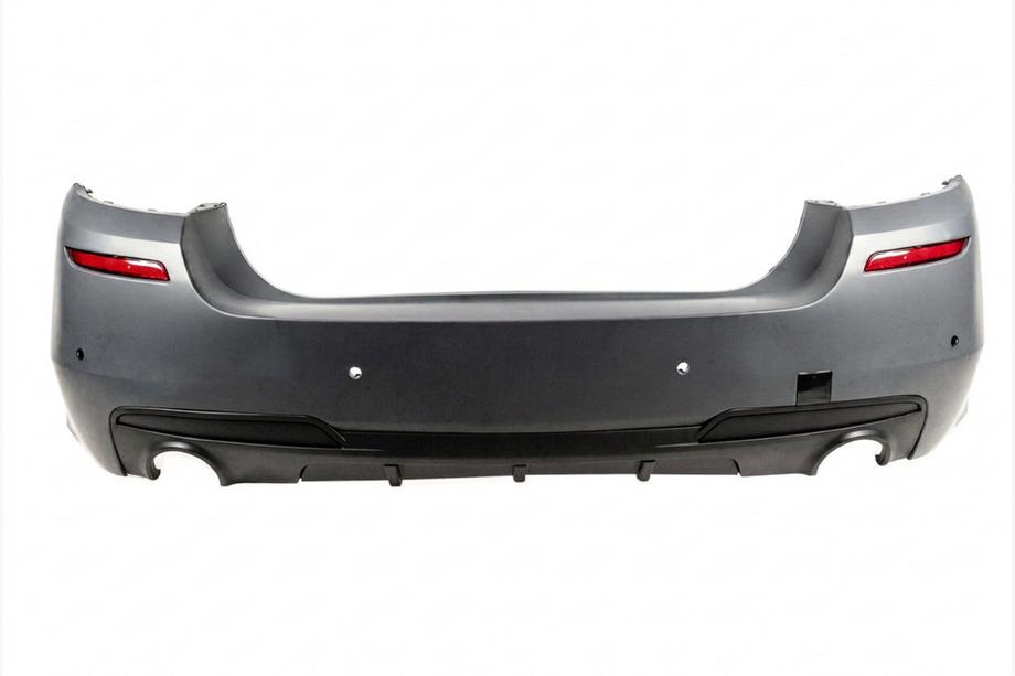 BMW řada 5 F10/F11 2010–2016 Zadní nárazník s difuzorem M-Performance (pro F10, pro jednostranně dvojitý výfuk – jedna koncovka na každé straně) Image