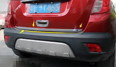 Opel Mokka 2012–2021 Nerezová lišta na hranu víka kufru Carmos - turecká ocel fotografie 2