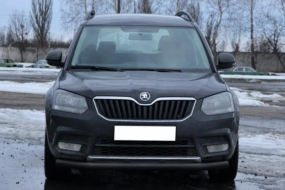 Skoda Yeti 2009–2017 Přední ochranný rám ST008 Black (nerez) Image