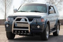 Mitsubishi Pajero Sport 1996–2007 Nerezový přední ochranný rám QT007 fotografie 3