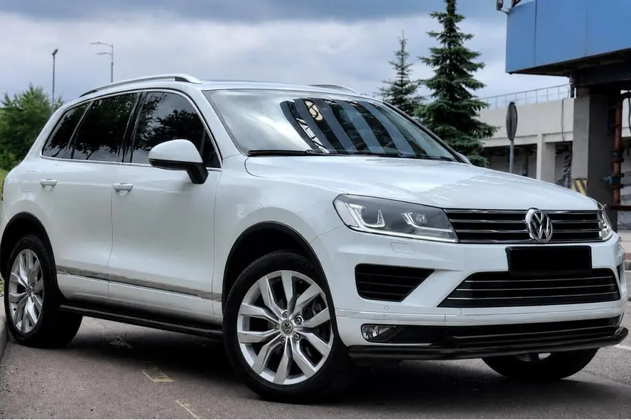 Volkswagen Touareg 2010–2018 Přední ochranný rám ST014 Black (nerez) Image