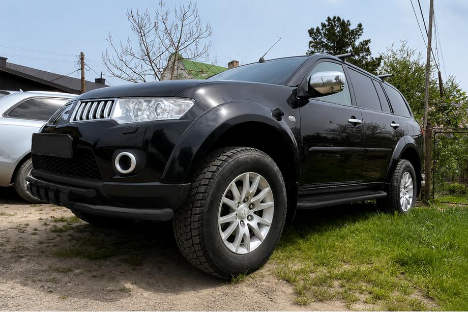 Mitsubishi Pajero Sport 2008–2015 Přední ochranný rám ST015 Black (nerez) Fotografie 1