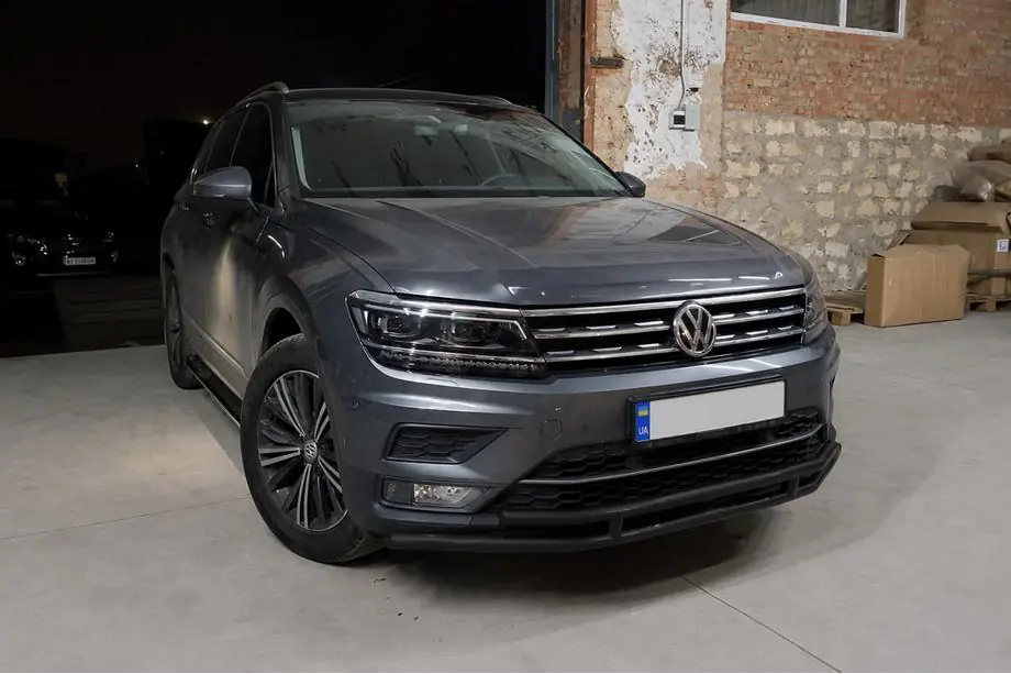 Volkswagen Tiguan 2016–2023 Přední ochranný rám ST016 Black (nerez) Image