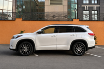 Toyota Highlander 2013–2019 Integrované střešní podélníky černé OEM (ABS plast) fotografie 2