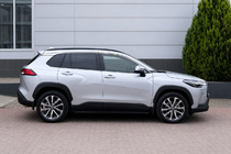 Toyota Corolla Cross 2020– Integrované střešní ližiny černé OEM (hliník) fotografie 2