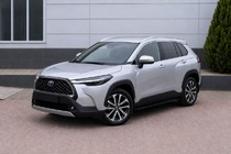 Toyota Corolla Cross 2020– Integrované střešní podélníky šedé OEM (hliník) fotografie 4