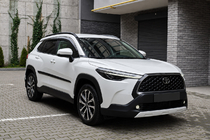 Toyota Corolla Cross 2020– Integrované střešní ližiny černé OEM (ABS plast, montáž lepením) fotografie 3