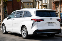 Toyota Sienna 2020– Integrované střešní podélníky šedé OEM (hliník) fotografie 3