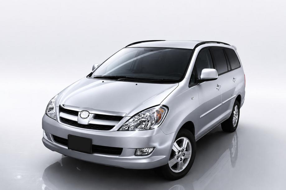 Toyota Innova 2015– Integrované střešní ližiny černé OEM (hliník) Image