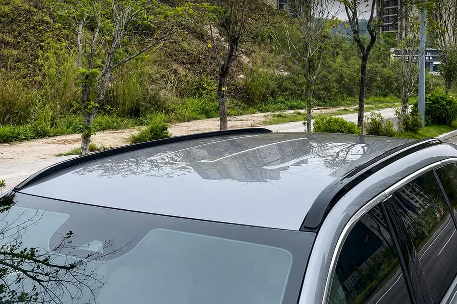 Toyota bZ3X 2025– Integrované střešní ližiny černé OEM (hliník) Image