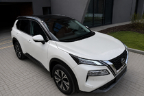 Nissan X-trail T33/Rogue 2022– Integrované střešní ližiny černé OEM (ABS plast, montáž lepením) fotografie 2