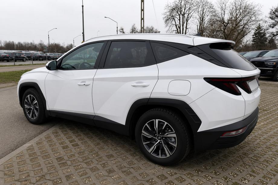 Hyundai Tucson NX4 2021– Integrované střešní podélníky šedé OEM (Long, hliník, montáž lepením) Image