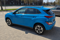 Hyundai Kona 2017–2023 Černé střešní ližiny OEM (hliník, montáž lepením) fotografie 2