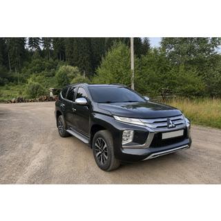 Integrované střešní ližiny černé OEM (2019-, hliník) Mitsubishi Pajero Sport 2015– fotografie 1