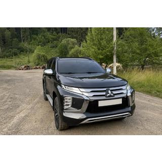 Integrované střešní ližiny černé OEM (2019-, hliník) Mitsubishi Pajero Sport 2015– fotografie 2
