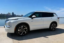 Mitsubishi Outlander 2021– Integrované střešní podélníky šedé OEM (hliník) fotografie 1