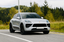 Porsche Macan 2014–2024 Integrované střešní ližiny černé OEM (hliník, montáž lepením) fotografie 2