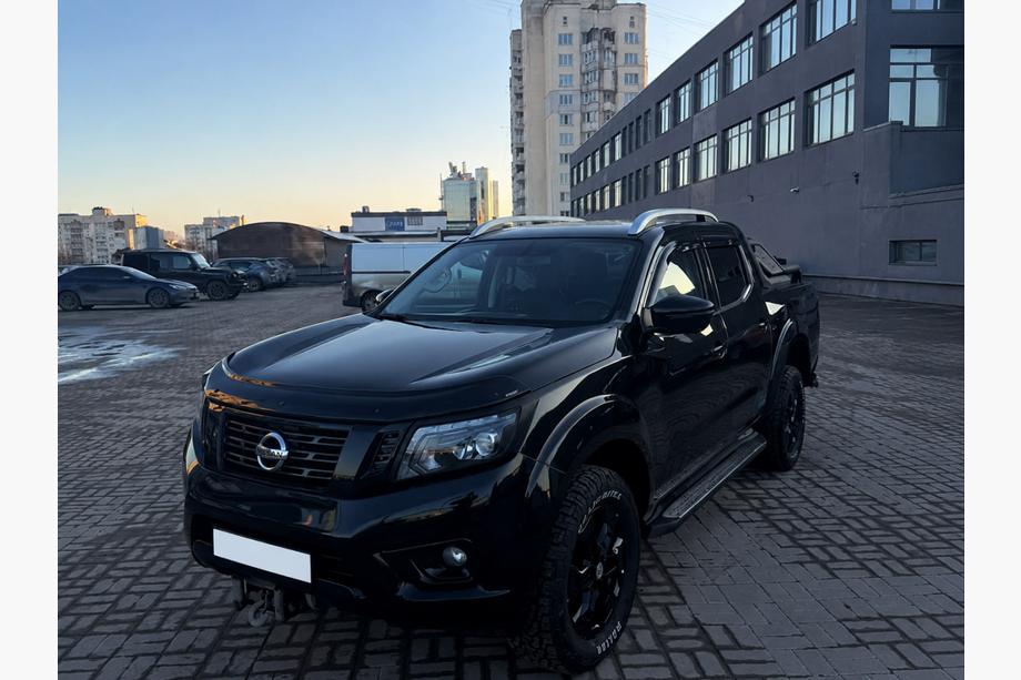 Nissan Navara/NP300 2016– Střešní podélníky šedé OEM (ABS plast, montáž lepením) Image