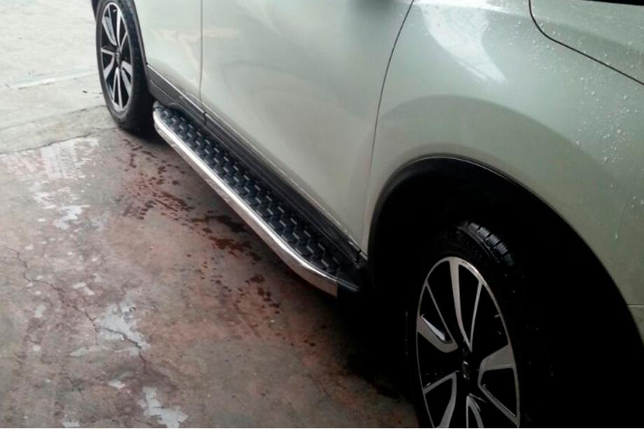 Nissan Qashqai 2007–2010 Boční prahy BlackLine (2 ks, hliník) Image