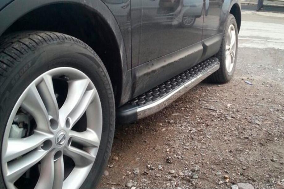 Nissan Qashqai 2010–2014 Boční prahy BlackLine (2 ks, hliník) Image