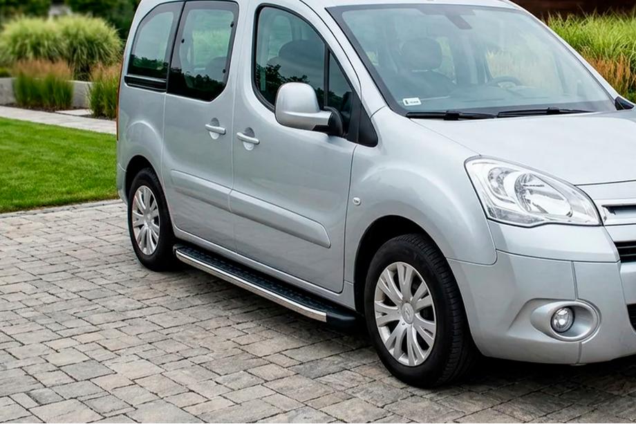 Peugeot Partner Tepee 2008–2018 Boční prahy BlackLine (2 ks, hliník) Image