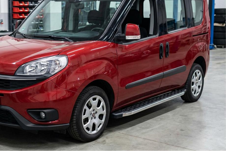 Fiat Doblo II 2010–2022 Boční prahy BlackLine (2 ks, hliník) Image