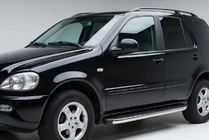 Mercedes ML W163 1997–2005 Boční prahy BlackLine (2 ks, hliník) fotografie 1