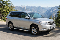 Toyota Highlander 2008–2013 Boční prahy BlackLine (2 ks, hliník) fotografie 1