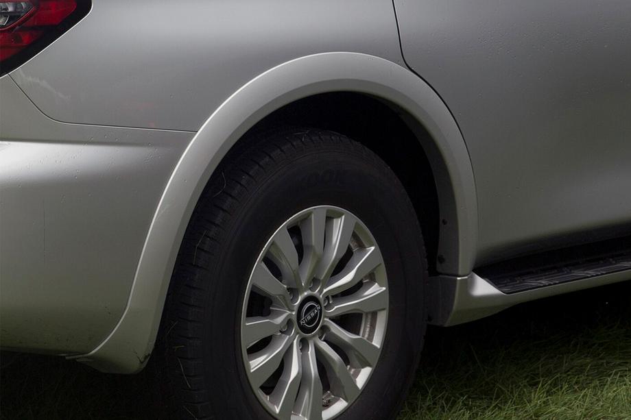 Nissan Armada 2016–2024 Rozšiřovací lemy zadních blatníků (originál, použité) Image