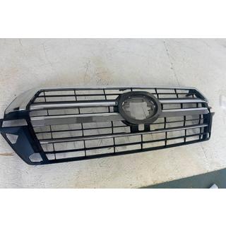 Zlevněná mřížka chladiče 2016-2021 (design 2019) Toyota Land Cruiser 200 2007–2021 fotografie 4