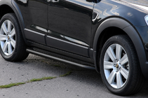 Chevrolet Captiva 2006–2019 Boční nášlapy Premium Black (2 ks, nerez) Ø60 mm fotografie 3