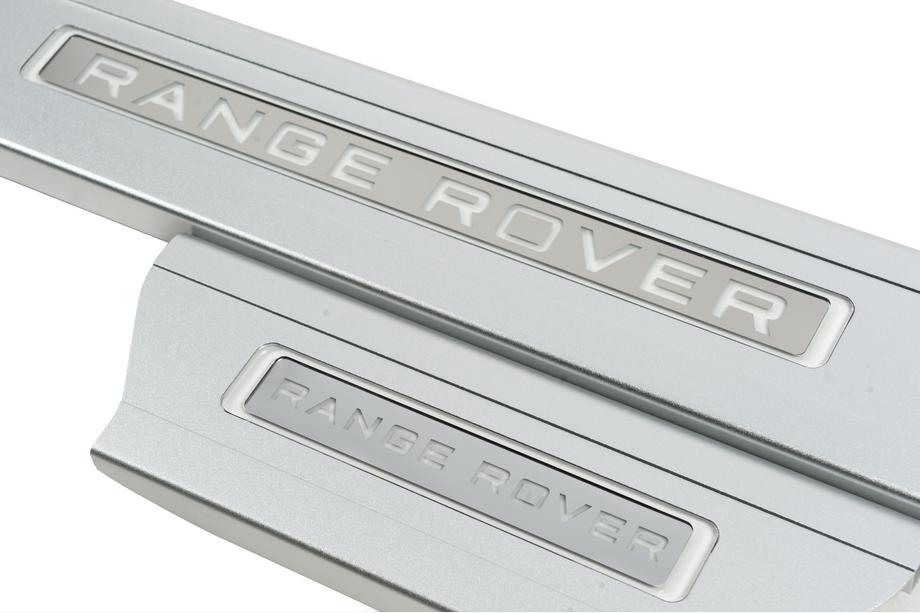 Range Rover Sport 2014–2022 Ochranné kryty prahů Range Rover (4 ks) Image