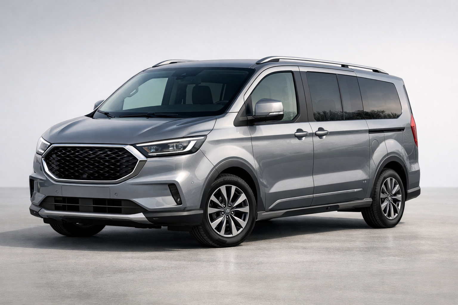 Ford Tourneo Custom 2024: moderní minivan pro byznys i rodinu