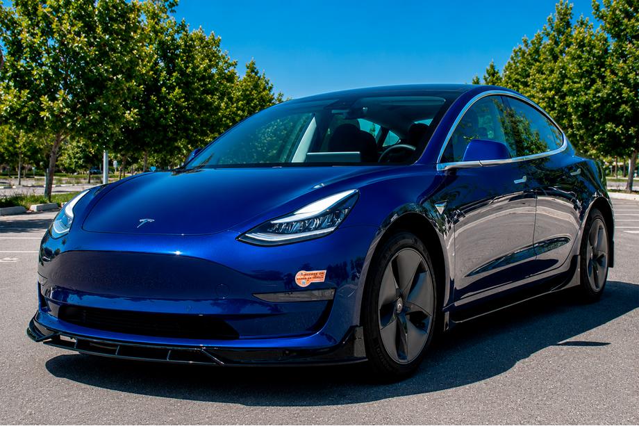 Tesla Model 3 2017– Přední spoiler na nárazník Lip Fast (pro 2017-2023) Image