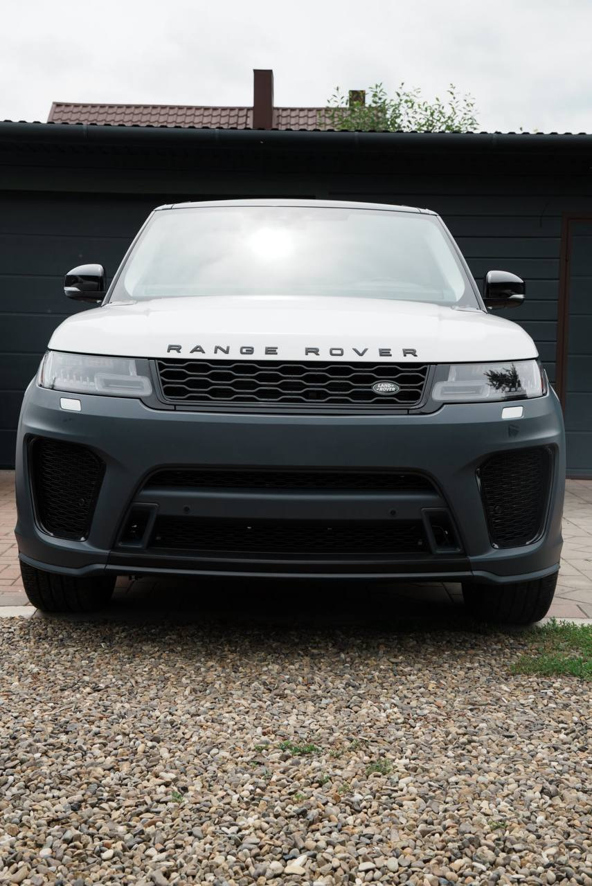 Oprava a tuning Range Rover Sport 2018: přední a zadní nárazník SVR