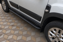Dacia Duster 2018–2024 Boční nášlapy Premium (2 ks, nerez) Black fotografie 2