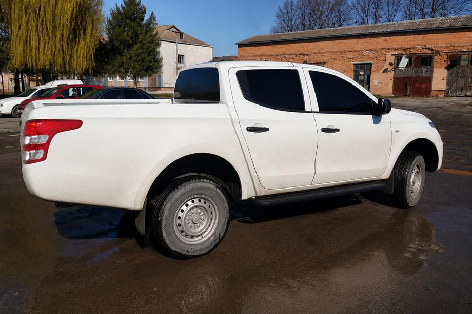 Fiat Fullback 2016– Boční nášlapy Premium (2 ks, nerez) Black Image