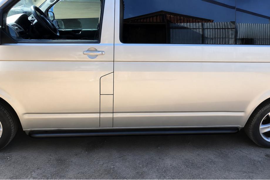 Volkswagen T5 Multivan 2003–2010 Boční nášlapy Premium Black (2 ks, nerez) 60 mm, dlouhý rozvor Image