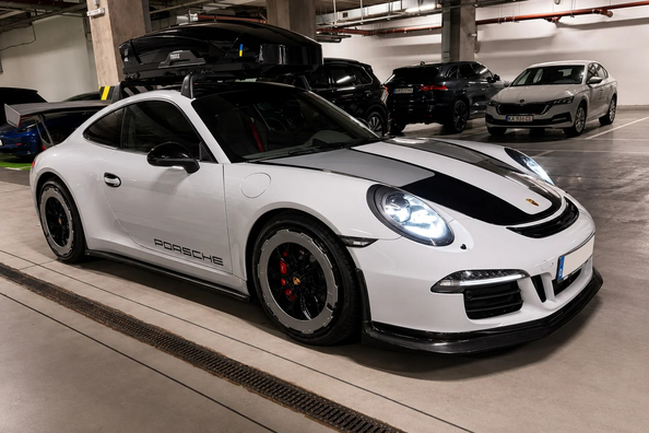 Vylepšení Porsche 911 (991): karbonový spoiler a kola Fotografie 1
