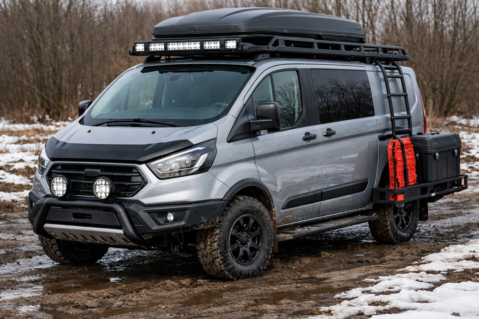 Balíček úprav Ford Transit Custom pro práci v blátivé sezóně