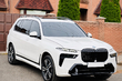 BMW X7 G07 2019–: montáž faceliftového kitu LCI M-Performance fotografie 2