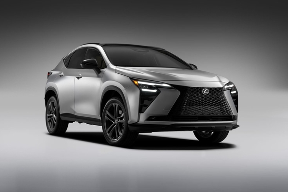 Lexus NX 2027 Facelift: nový design, interiér a téměř 100 km na elektřinu