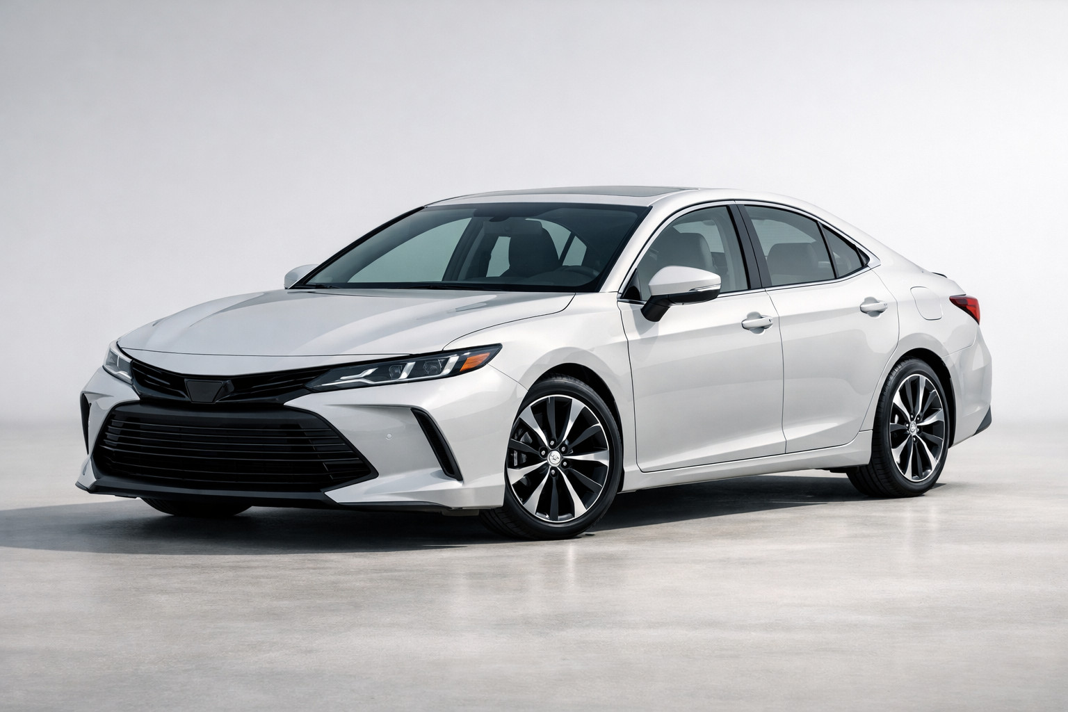Toyota Camry (XV80) – recenze: spolehlivý hybridní sedan nové generace