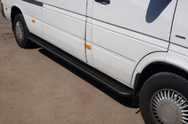 Volkswagen LT 1995–2006 Boční nášlapy Premium Black (2 ks, nerez) Střední rozvor, Ø60 fotografie 3