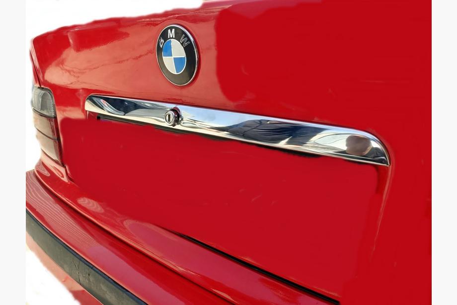 BMW řada 3 E36 1990–2000 Chromová lišta nad SPZ (nerez) plast Image
