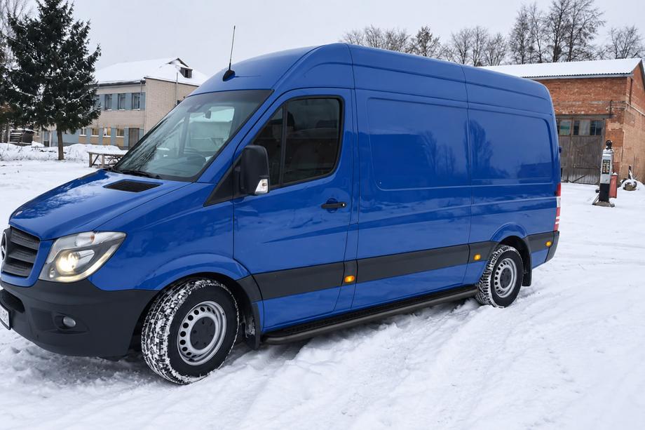Volkswagen Crafter 2006–2016 Boční nášlapy Premium Black (2 ks, nerez) Ø60, krátký rozvor Fotografie 2