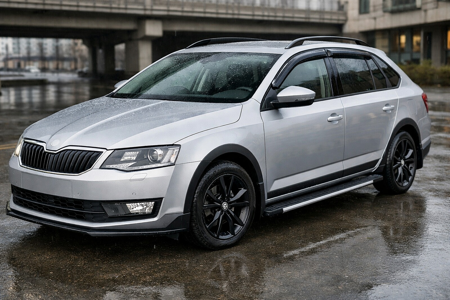 Startovní upgrade Skoda Octavia A7 do města, deště a čistých prahů